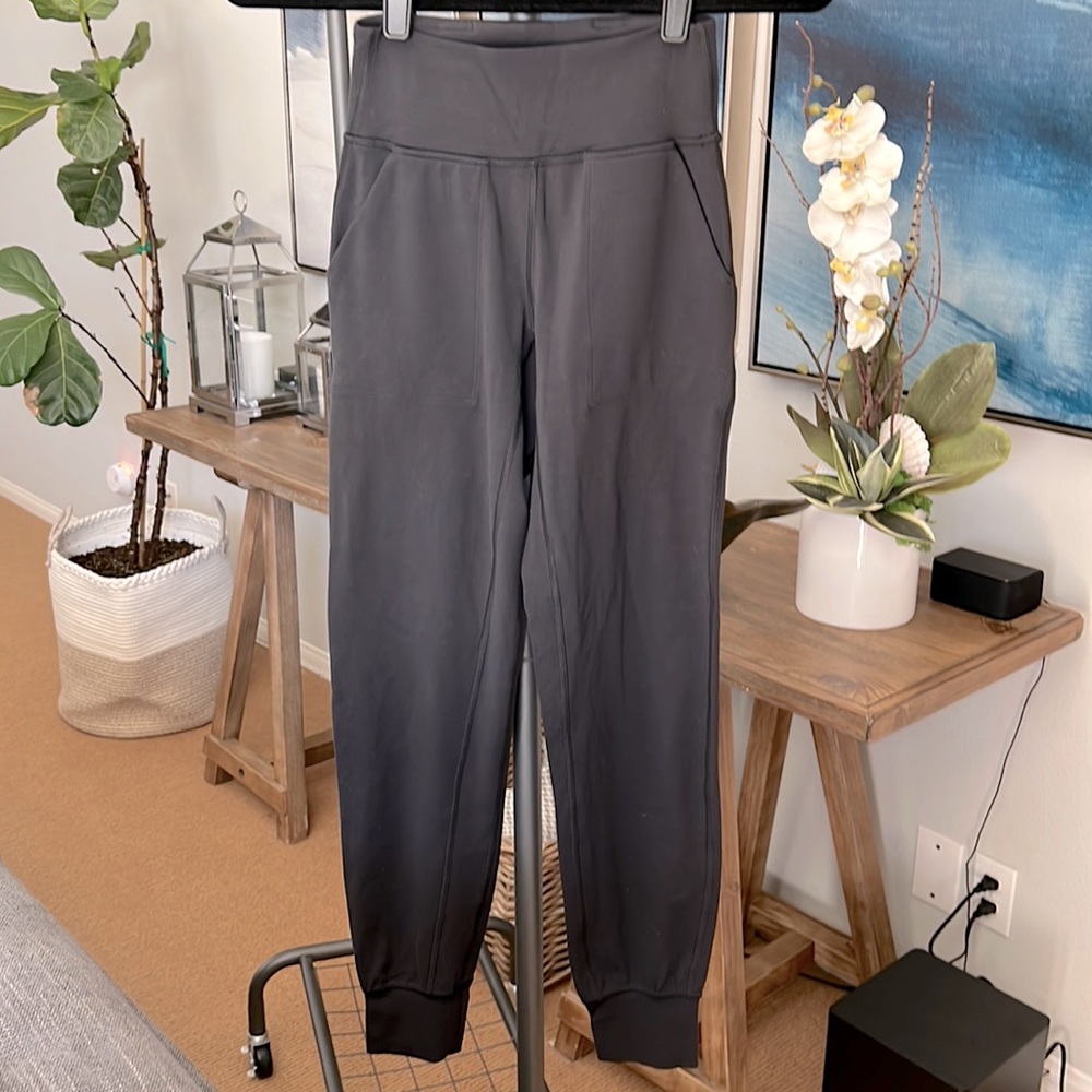 Lululemon Joggers. Sz 2